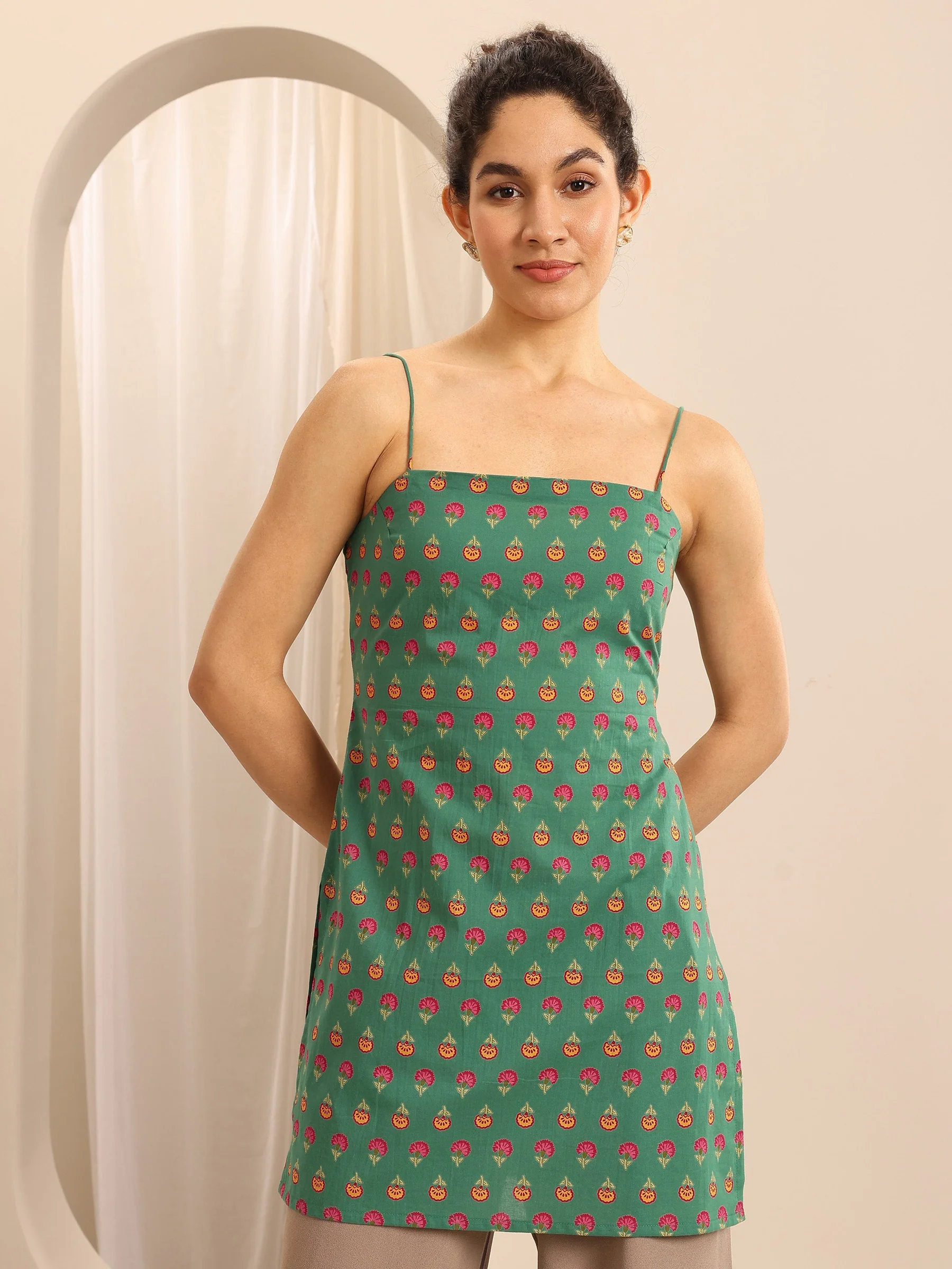 29725_1_99beefb7-60a2-47b3-8d1b-1c804c31a9f6.webp Green Printed Cotton Blend Straight Short Kurti - Image 1